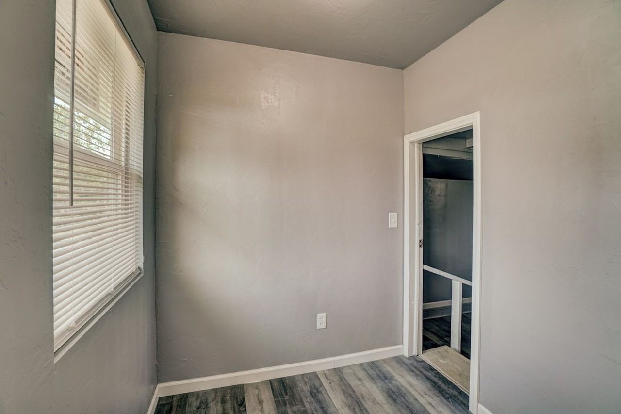 1201 Mark St - Photo 5 of 9