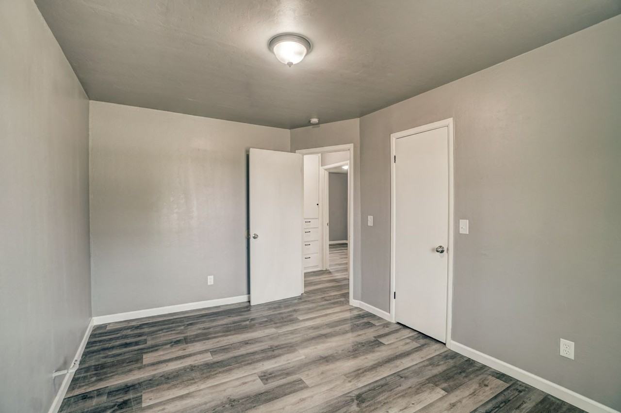 1201 Mark St - Photo 7 of 9