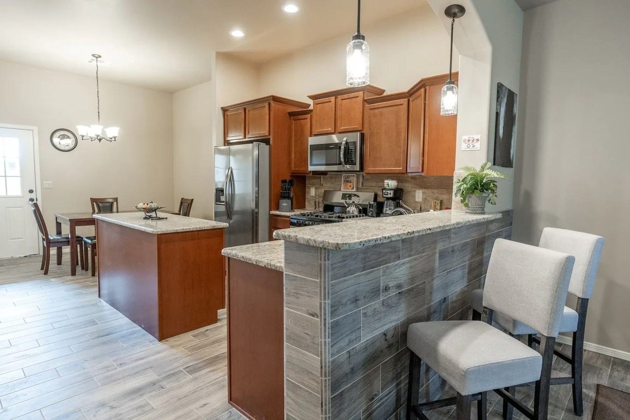 1007 Colorado - D - Photo 4 of 20