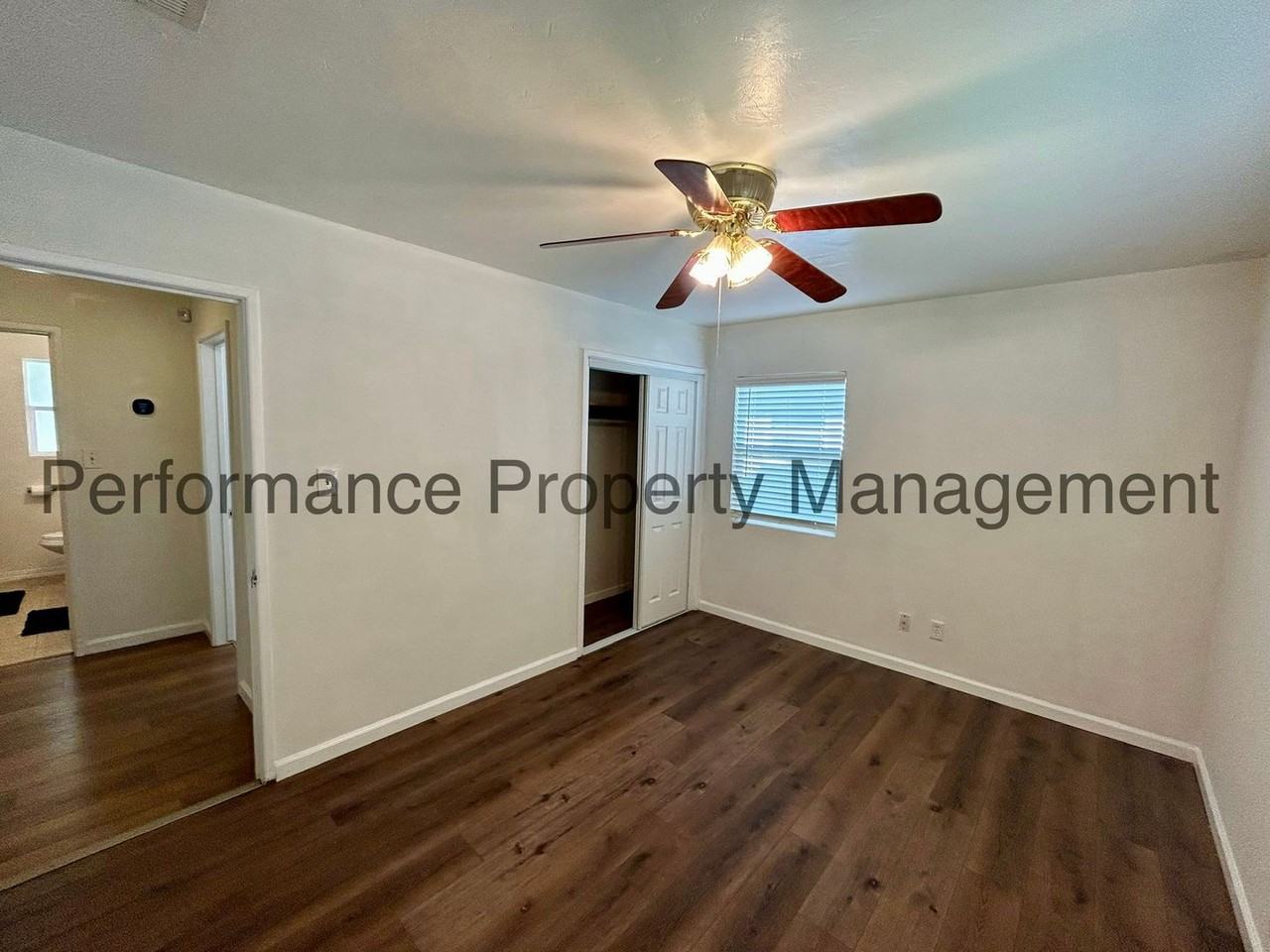 321 Oakdale Dr - Photo 7 of 15