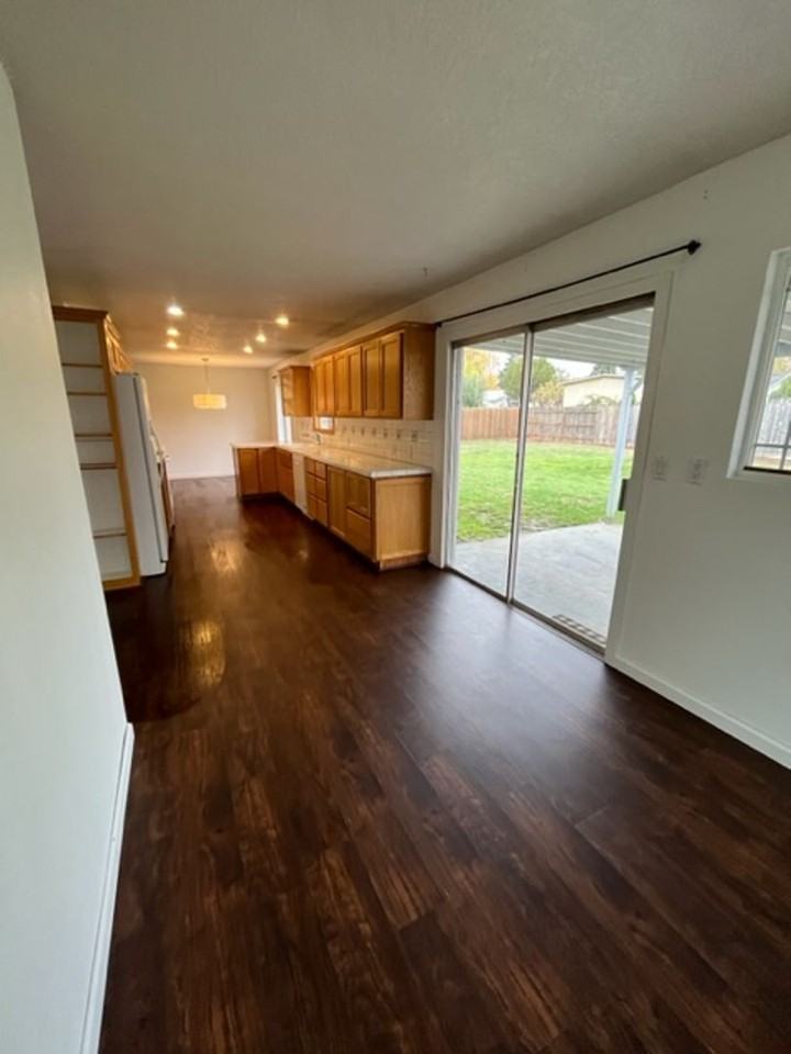401 Nw 21st St - Photo 5 of 17