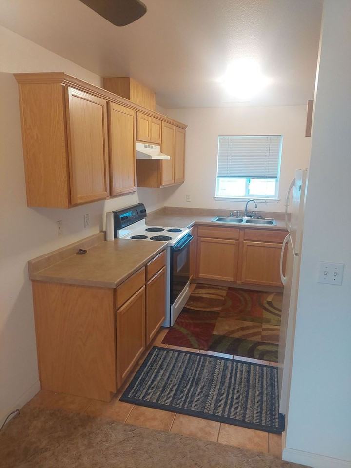 935 E Fifth St #201 - Photo 3 of 7