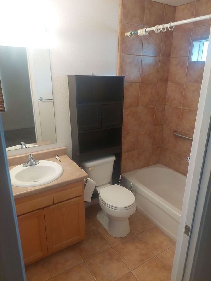 935 E Fifth St #201 - Photo 4 of 7