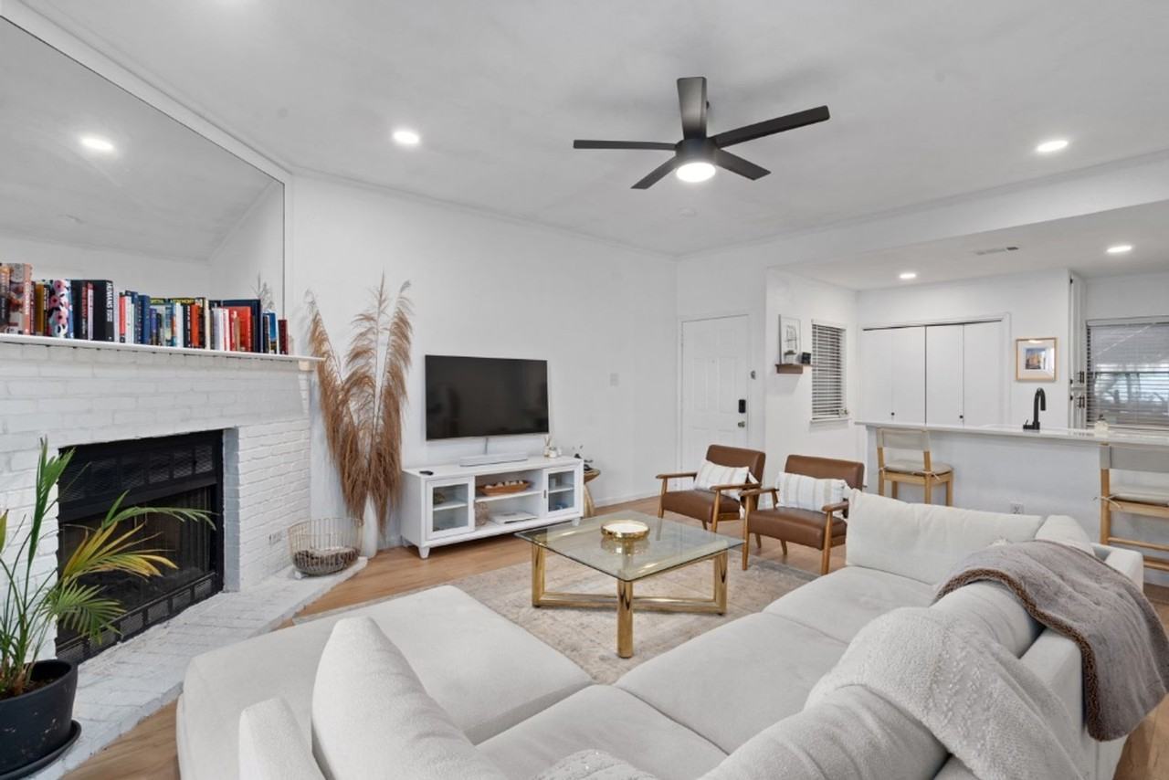2508 W 12th St #203 - Photo 2 of 20