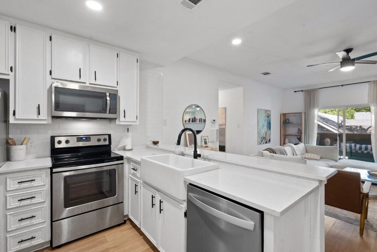 2508 W 12th St #203 - Photo 4 of 20