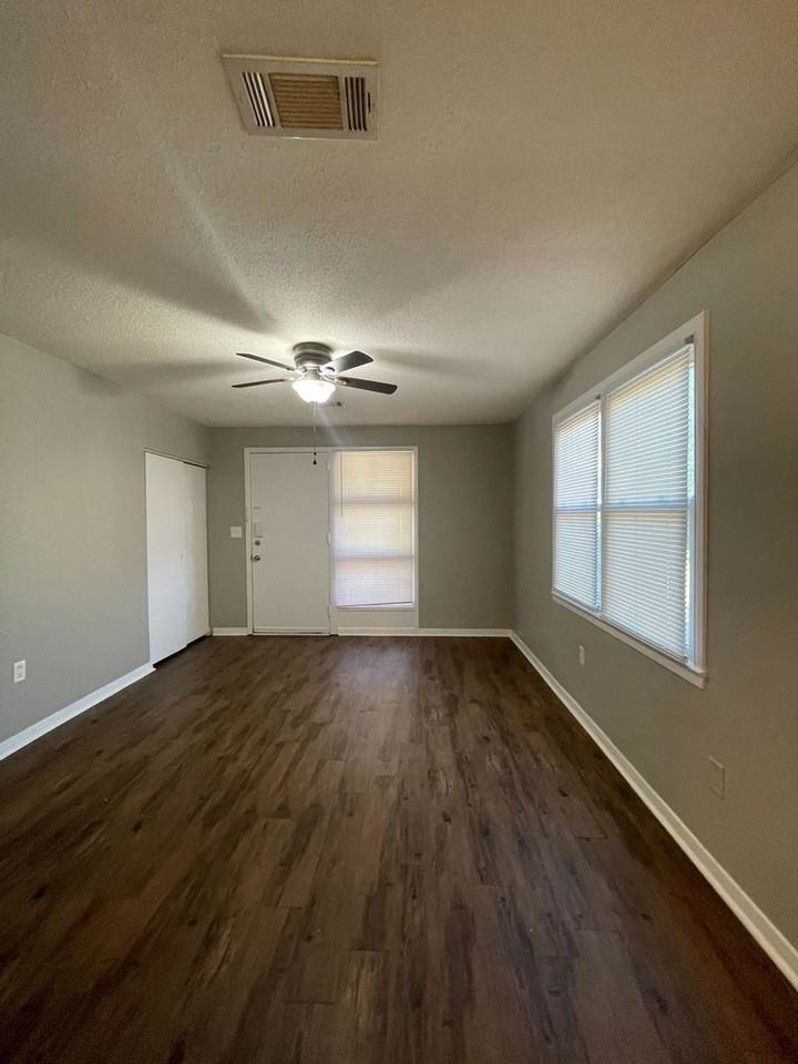 1133 Beechdale Rd - Photo 2 of 11