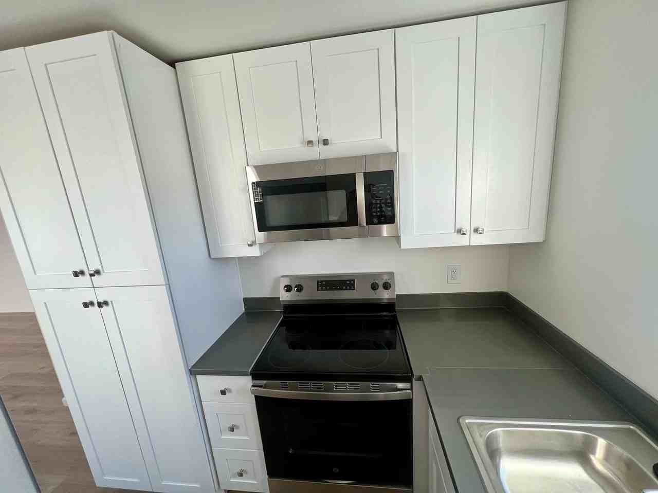 1049 3rd St - Photo 2 of 7