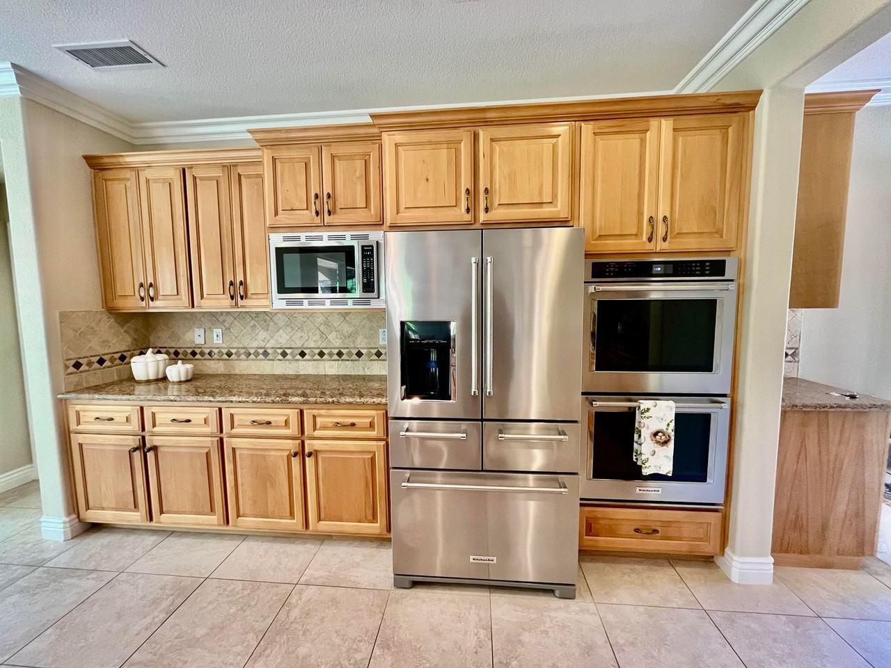 3381 Black Oak Dr - Photo 2 of 28
