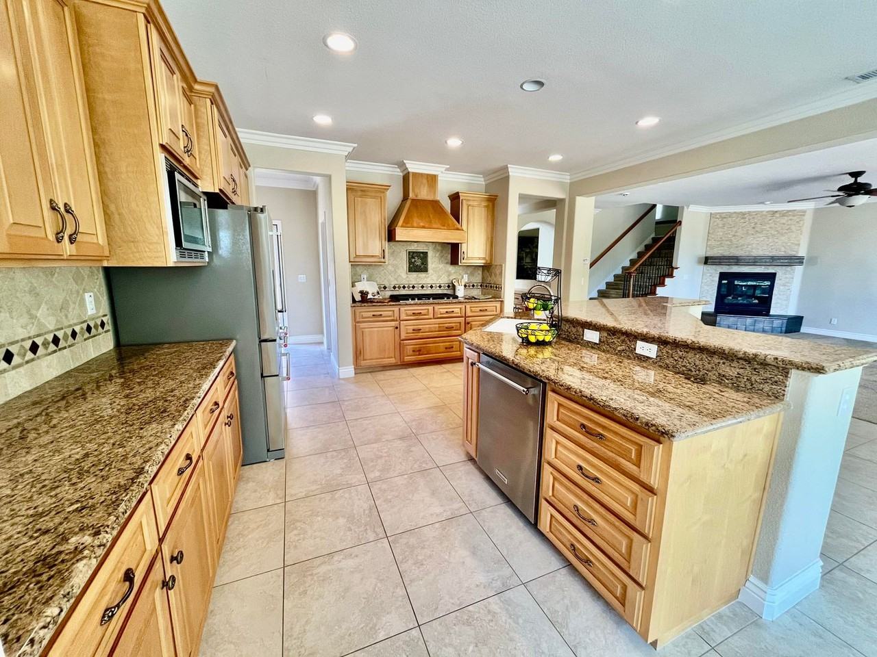 3381 Black Oak Dr - Photo 3 of 28