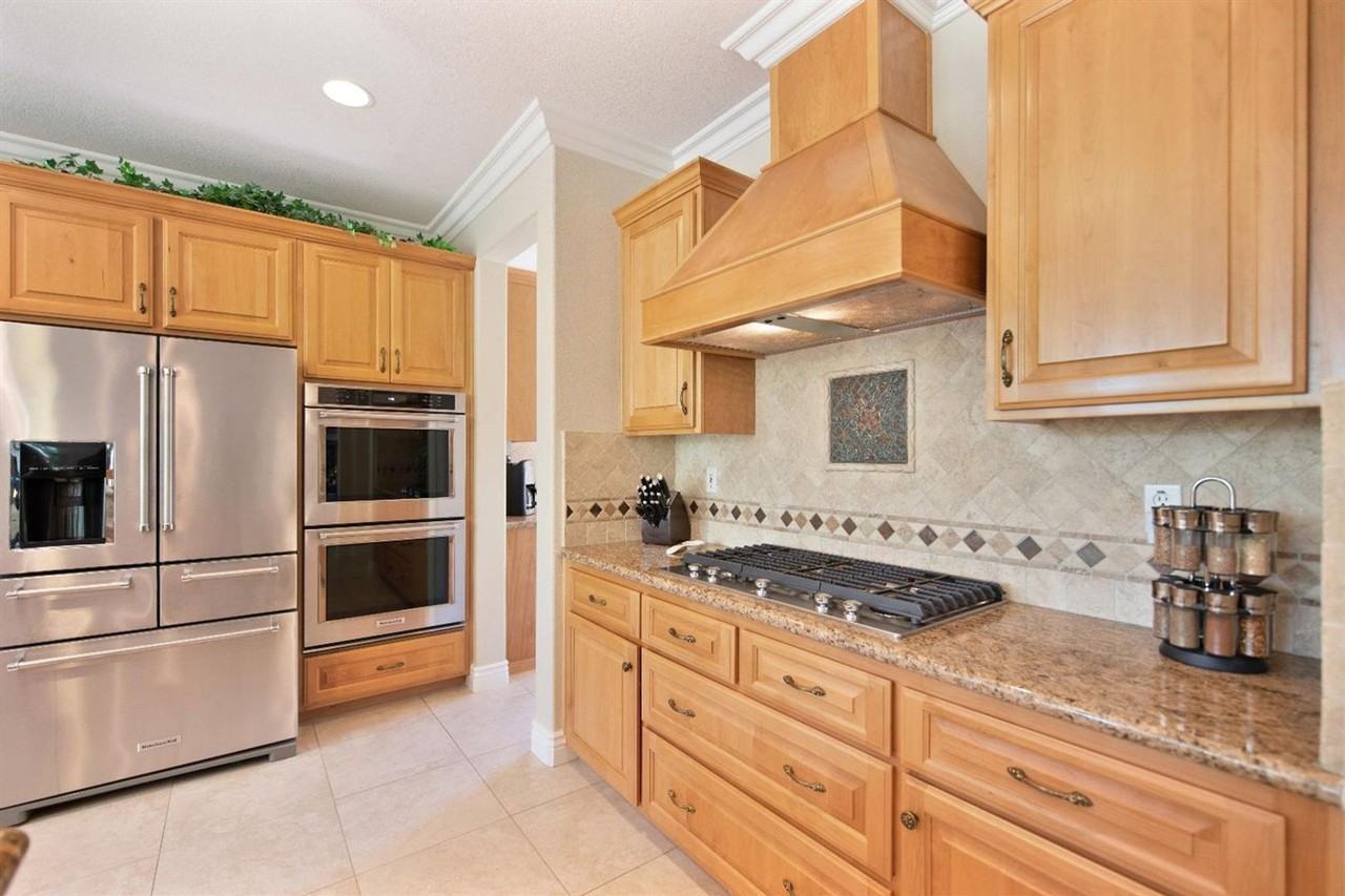 3381 Black Oak Dr - Photo 4 of 28