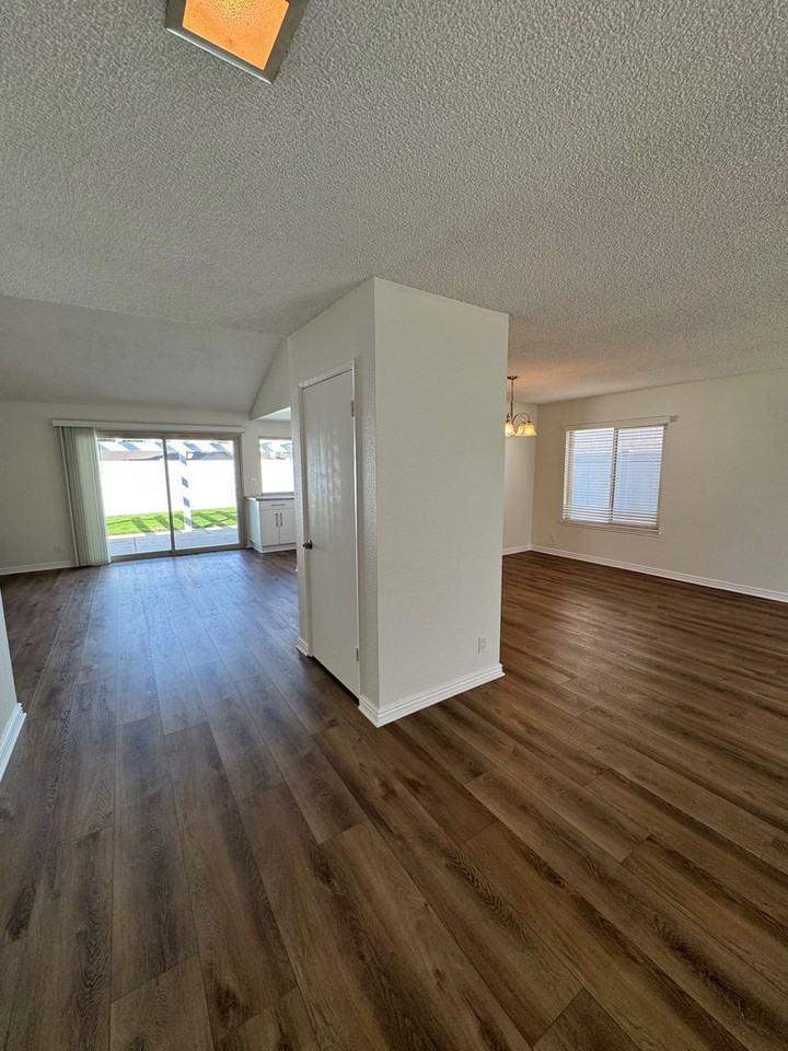 431 Geranium Pl - Photo 3 of 23