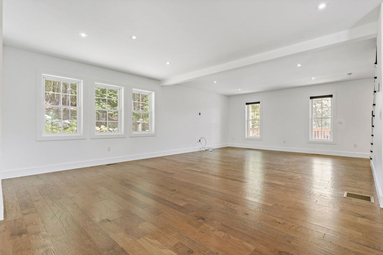 188 Wolf Neck Road - Photo 7 of 36