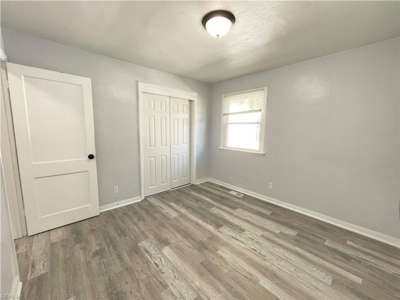 1118 Little Bay Ave - Photo 3 of 14