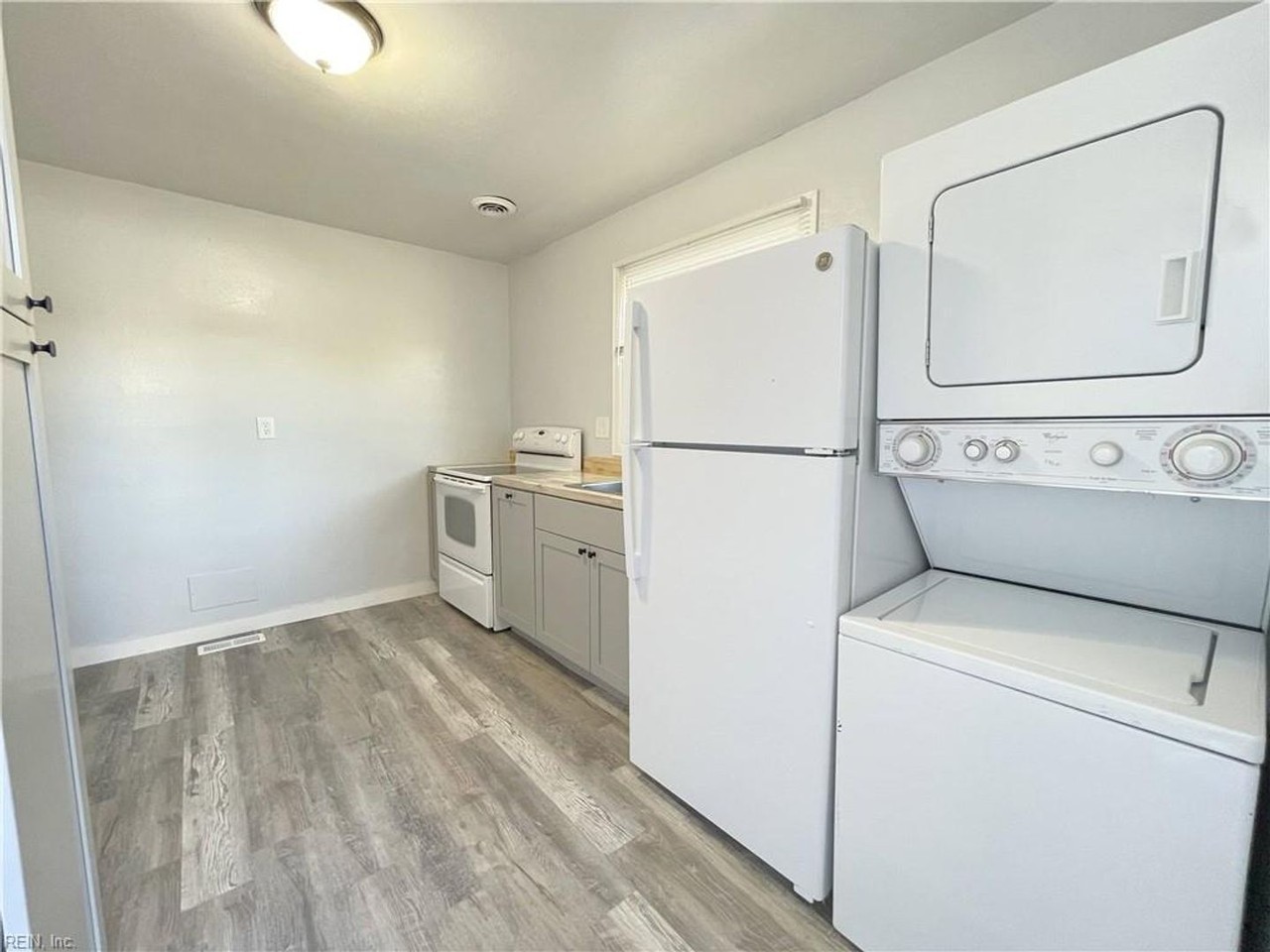 1118 Little Bay Ave - Photo 6 of 14