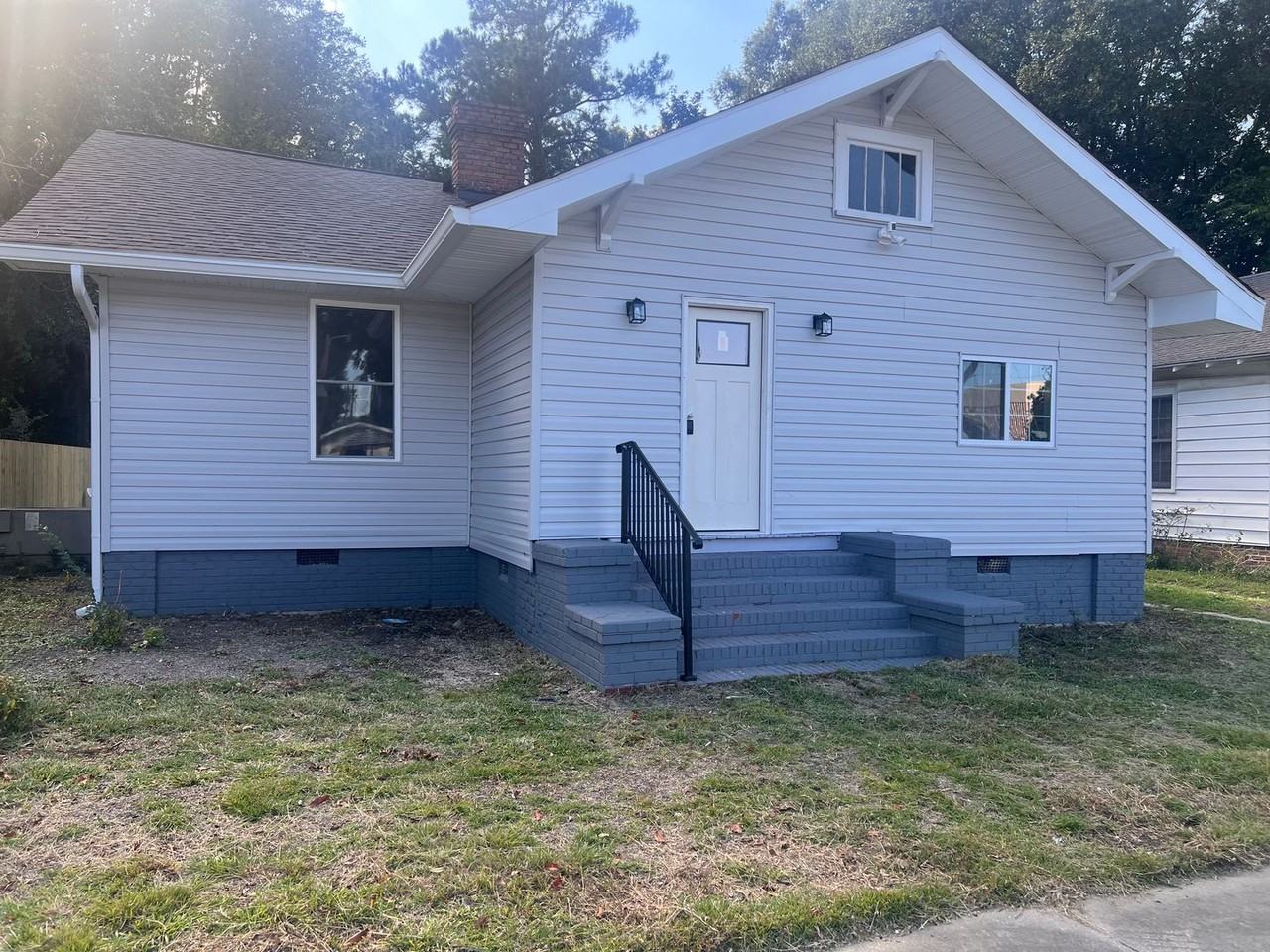 204 S Dargan St - Photo 2 of 18