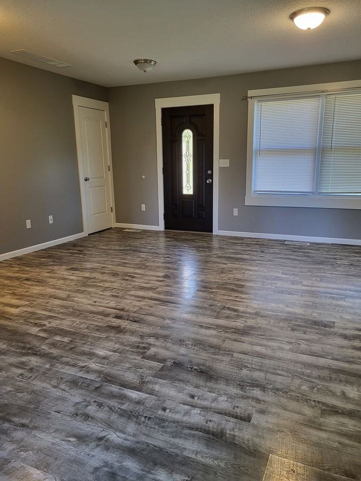 1074 Borden Dr - Photo 3 of 17