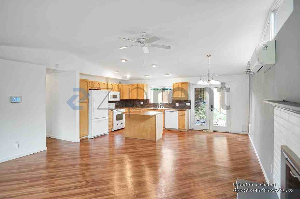 5528 180th St Sw - Photo 5 of 19