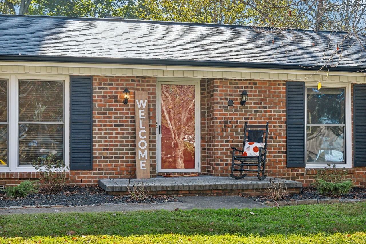 4 Trahern Ter - Photo 2 of 50