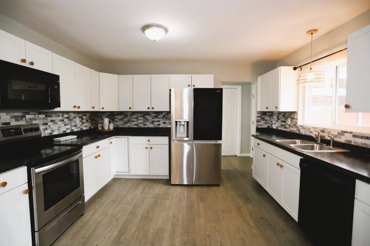 2841 Jon St - Photo 6 of 21