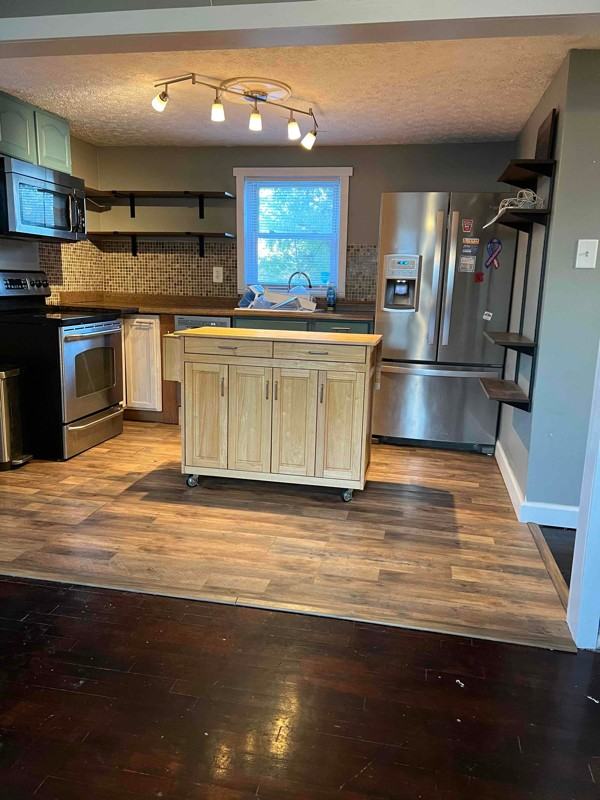 1440 Red Mill Rd - Photo 2 of 12