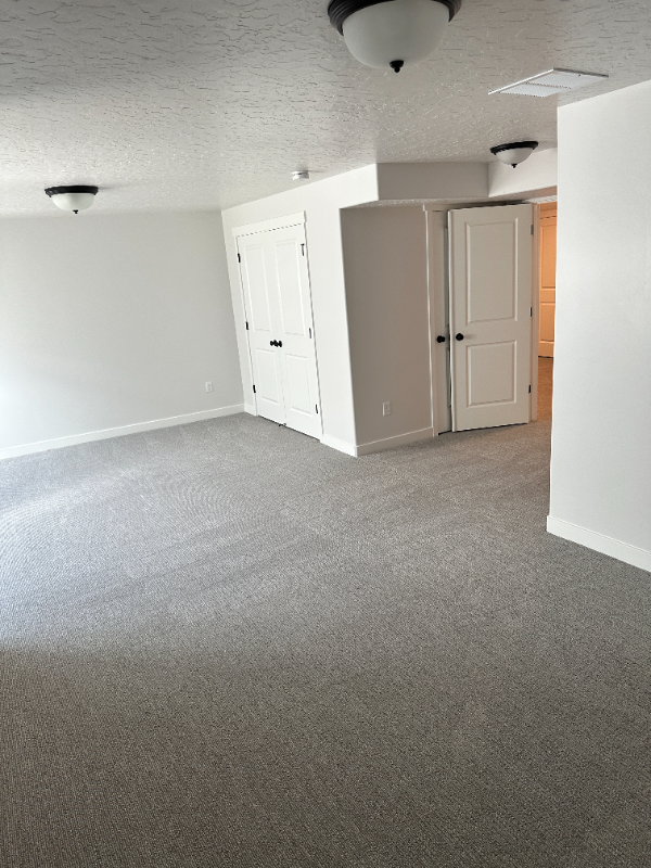 894 N Hillcrest Ln - Photo 6 of 13