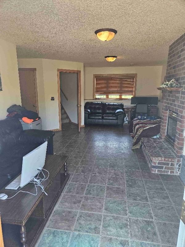 21235 Rendova St Ne - Photo 4 of 9