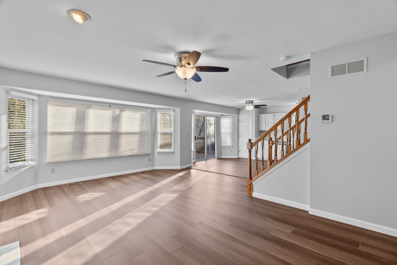 2 Coachman Ct - Photo 3 of 24