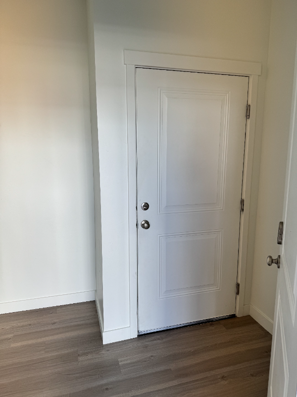 808 E St #C - Photo 2 of 20