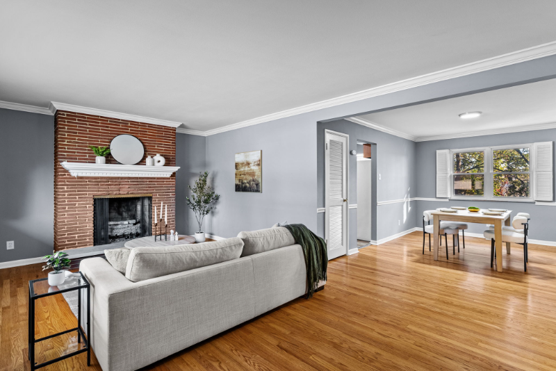 8728 Brookview Dr - Photo 2 of 15