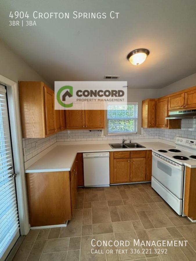 4904 Crofton Springs Ct - Photo 6 of 24