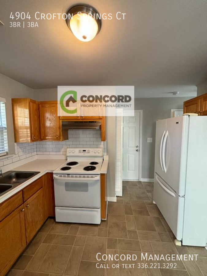 4904 Crofton Springs Ct - Photo 7 of 24