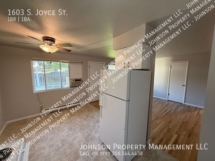 1603 S Joyce St - Photo 6 of 14