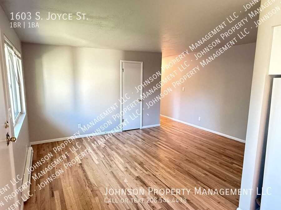 1603 S Joyce St - Photo 7 of 14