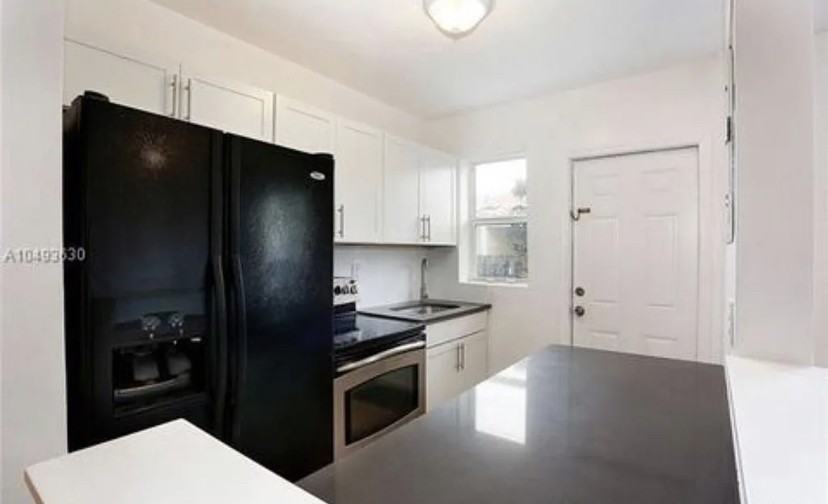 11113 Ne 10th Ave - Photo 5 of 10