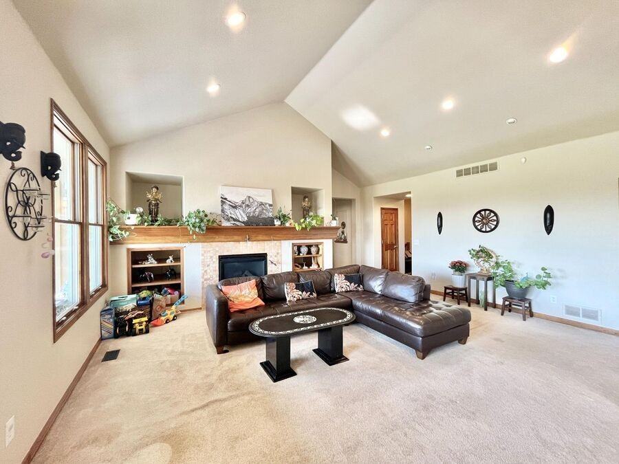 11188 W Ontario Ave - Photo 3 of 30