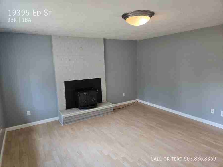 19395 Ed St - Photo 3 of 14