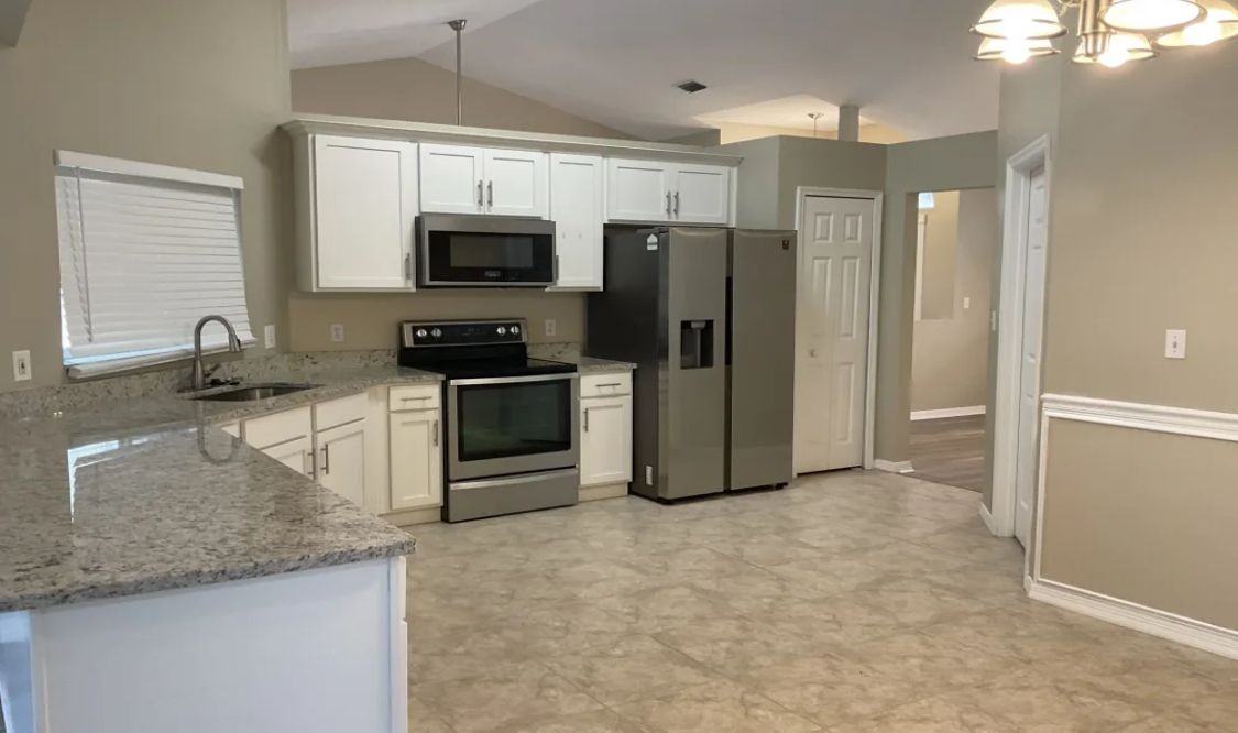 887 Somerset Dr - Photo 3 of 5