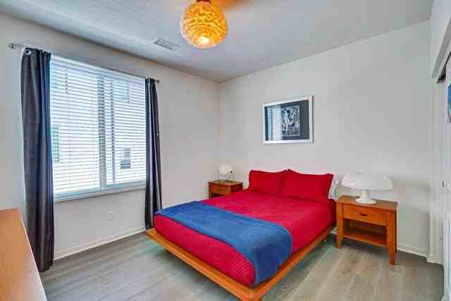 5232 Pacific Ter - Photo 3 of 8