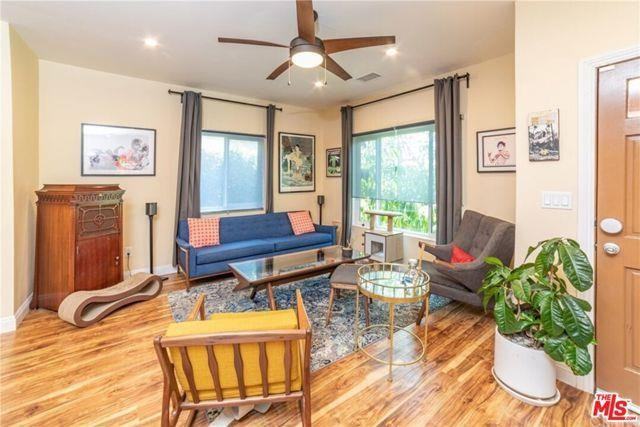 2118 Thomas St - Photo 3 of 8