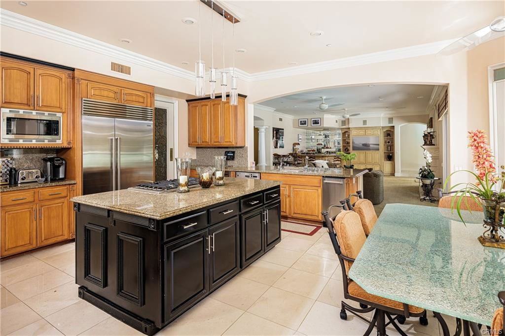 25166 Rockridge Rd - Photo 3 of 8