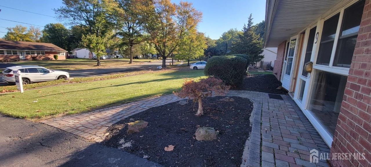 9 Aldrich Rd - Photo 2 of 21