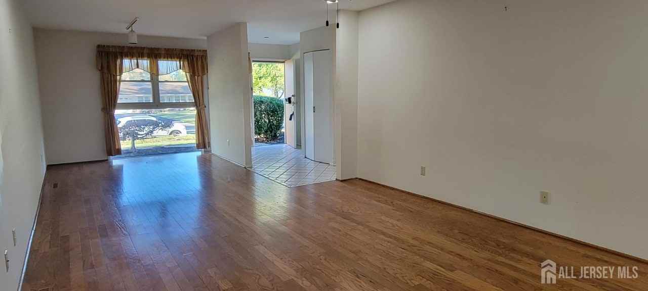 9 Aldrich Rd - Photo 3 of 21