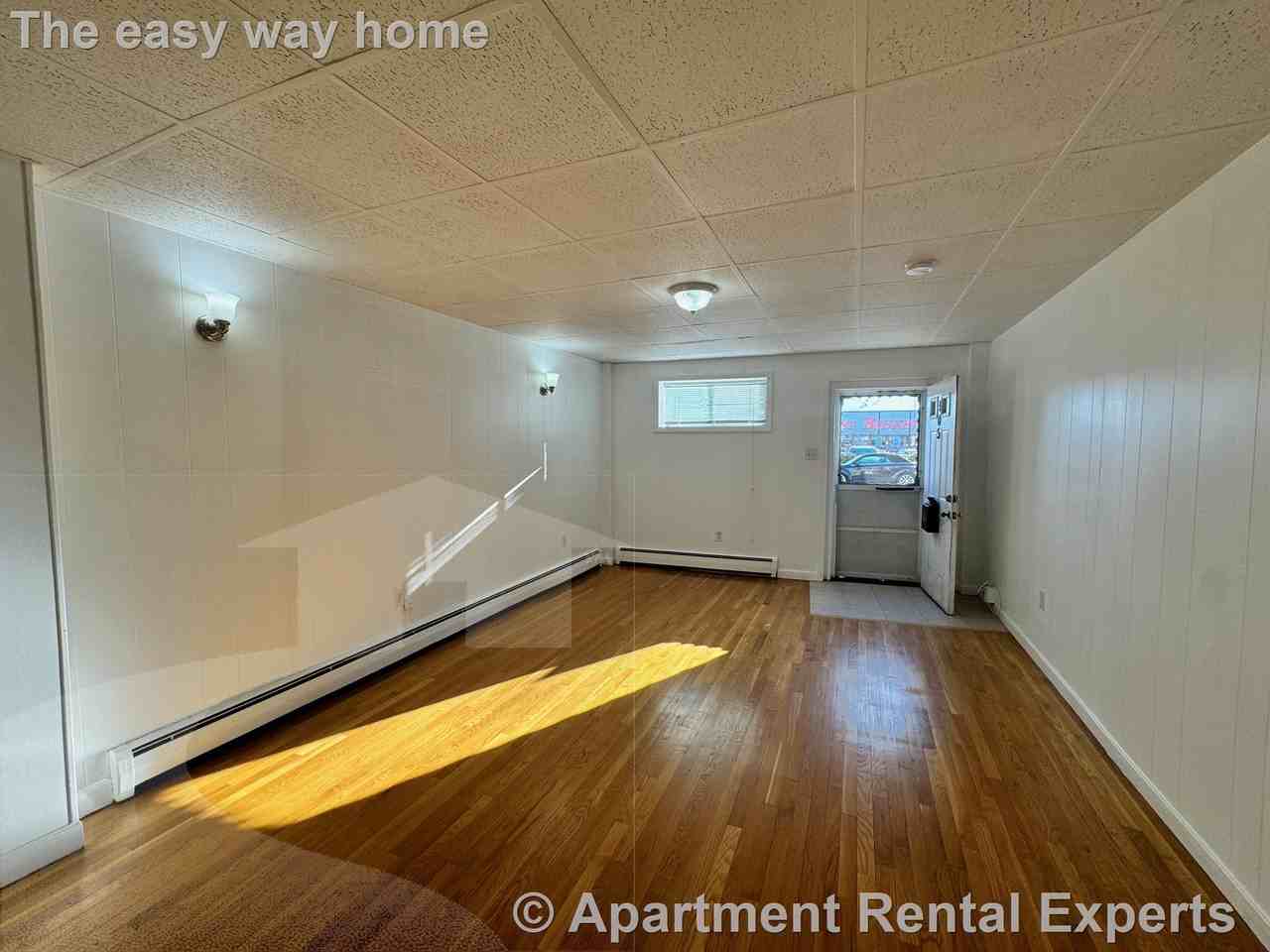 405 Somerville Ave - Photo 4 of 9