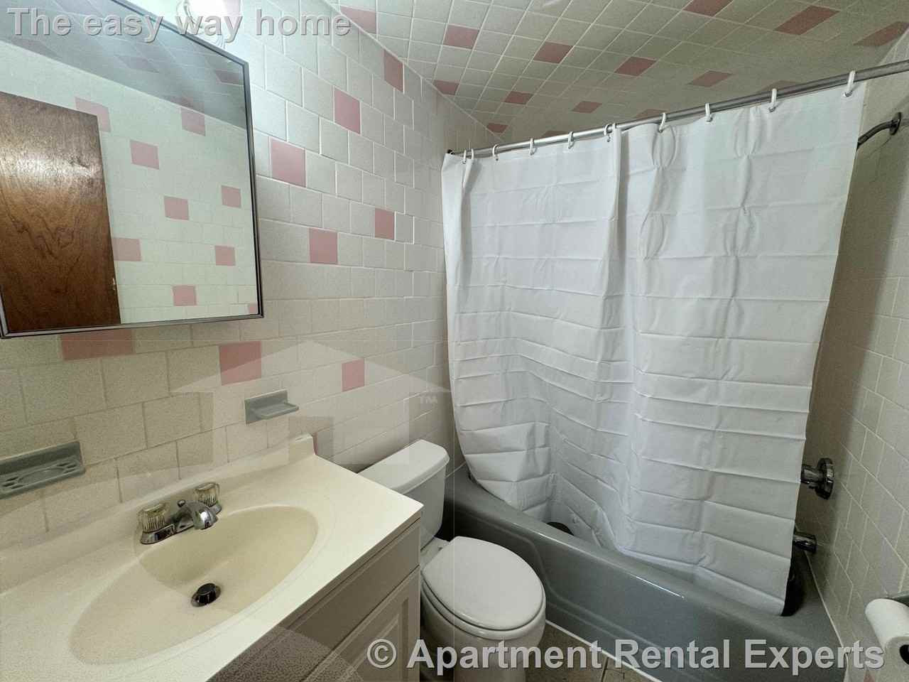 405 Somerville Ave - Photo 7 of 9