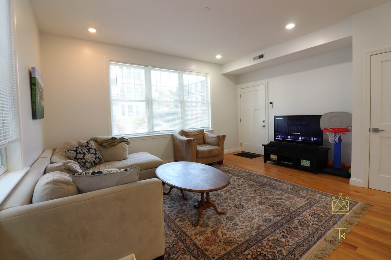 81 Ballou Ave #1 - Photo 4 of 35