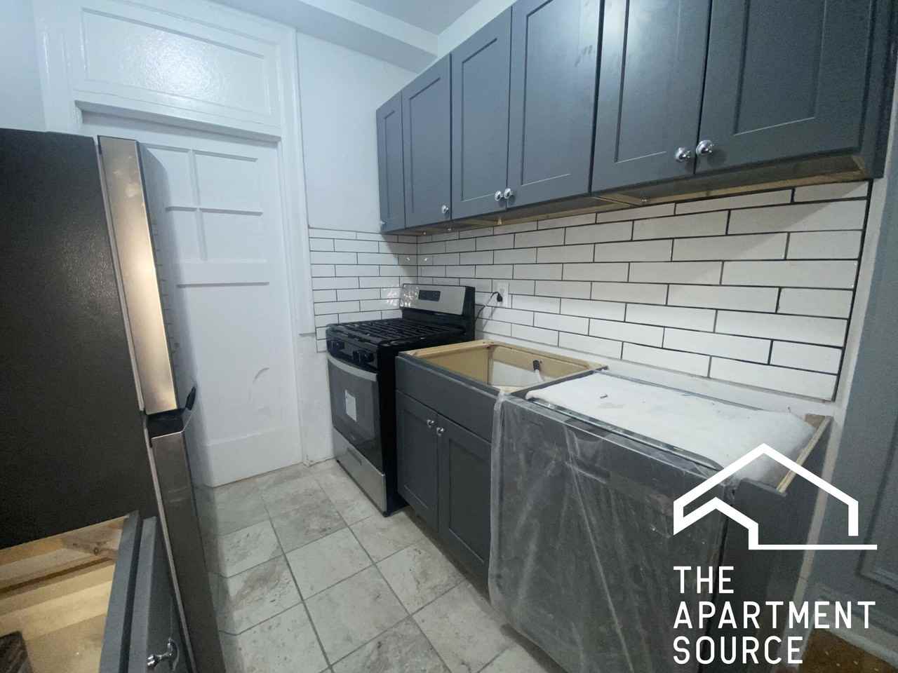 1365 W Estes Ave #2P - Photo 3 of 10