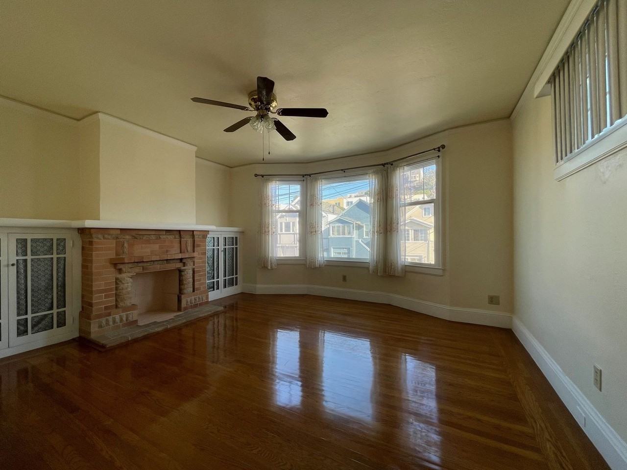 170 Naples St - Photo 2 of 16