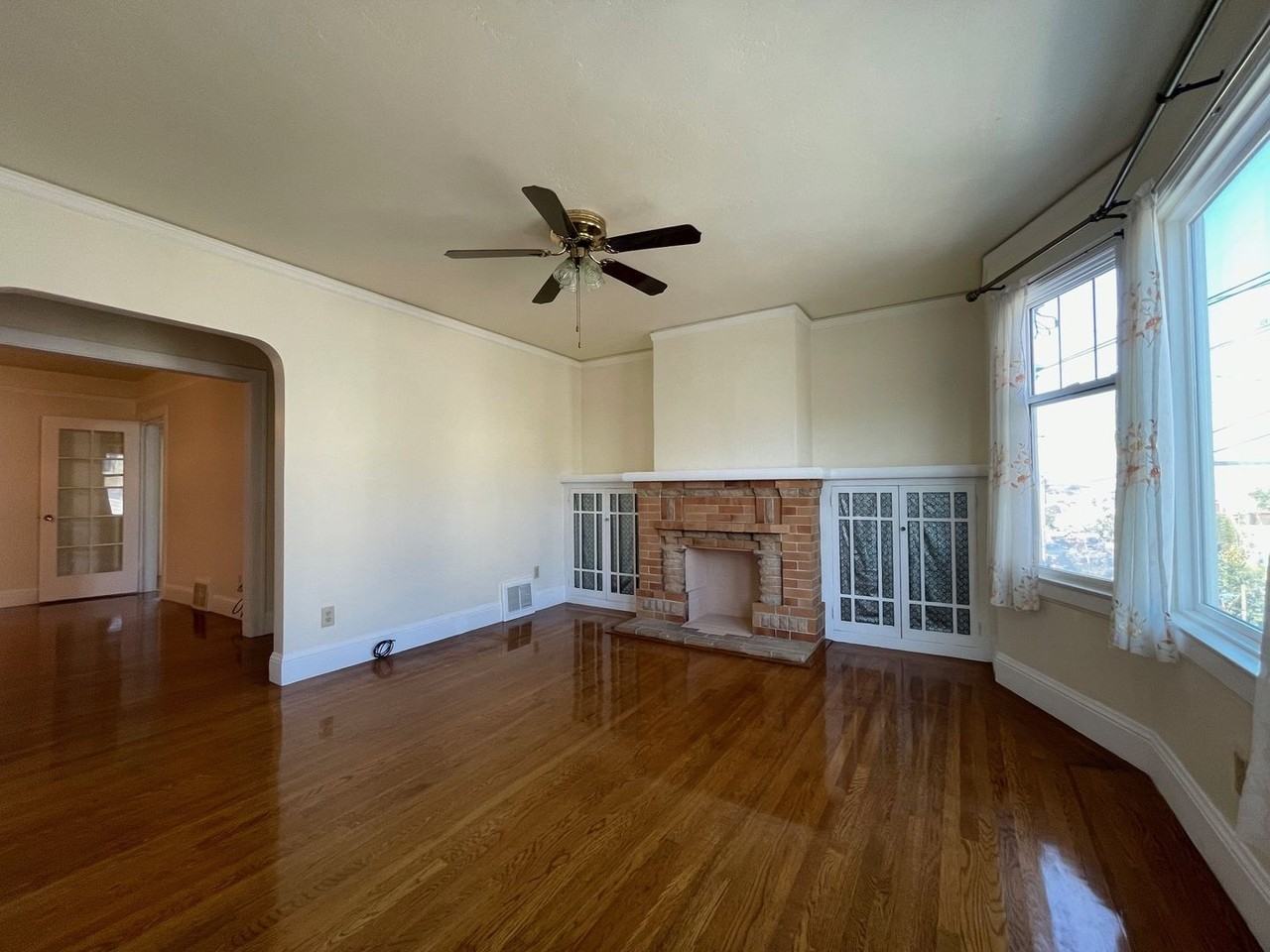 170 Naples St - Photo 3 of 16