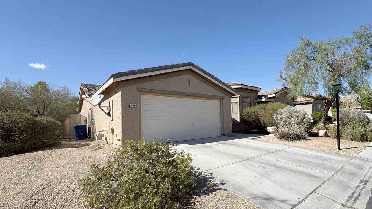 8209 Dusty Valley Ct - Photo 4 of 46