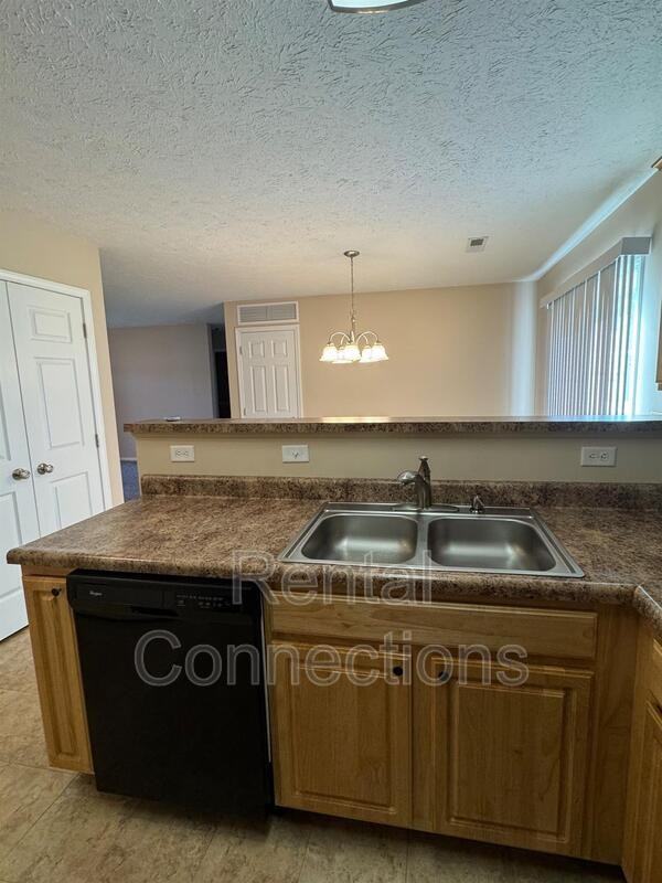 1002 N Radcliffe St #A - Photo 2 of 7